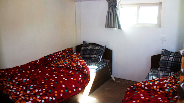 Hotel Room with Twin Beds in Everest Inn