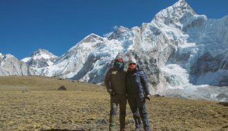 trekkers at kala Patthar